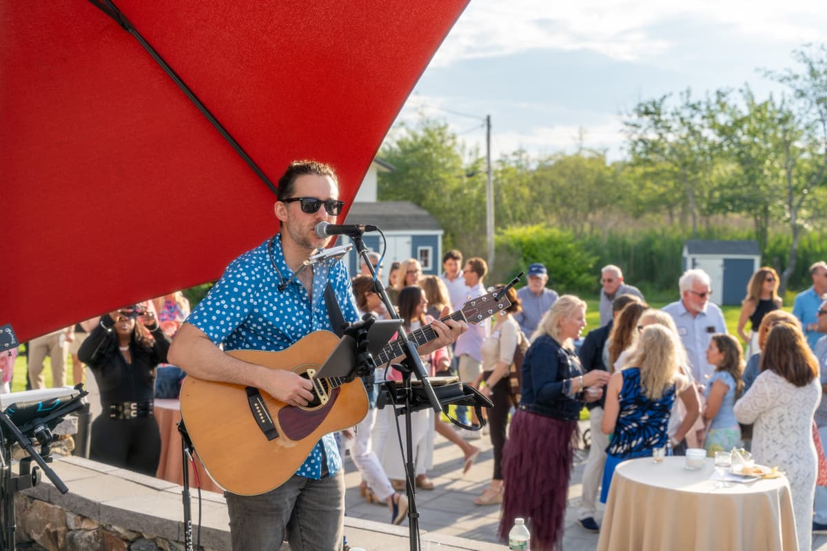 Stephen Decuire - Live on the Patio